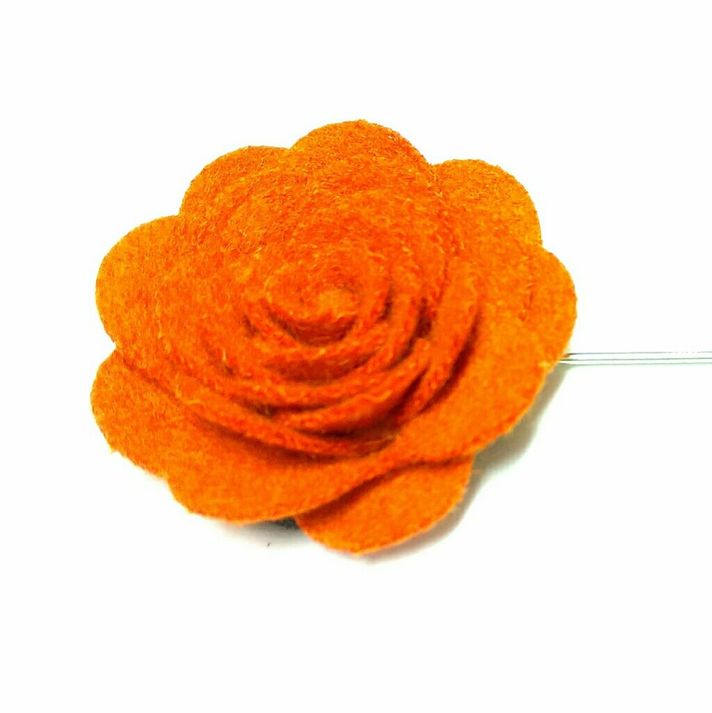 Exclusive 27 Petal Carrot Lapel Accent